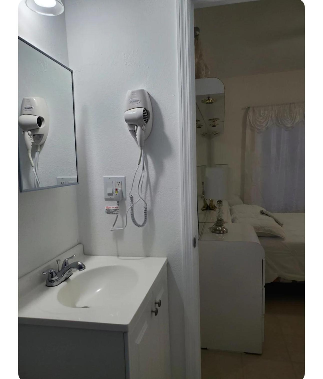 B1 Best Value On Private Bedroom With Private Bathroom In Little Havana, Майами Экстерьер фото