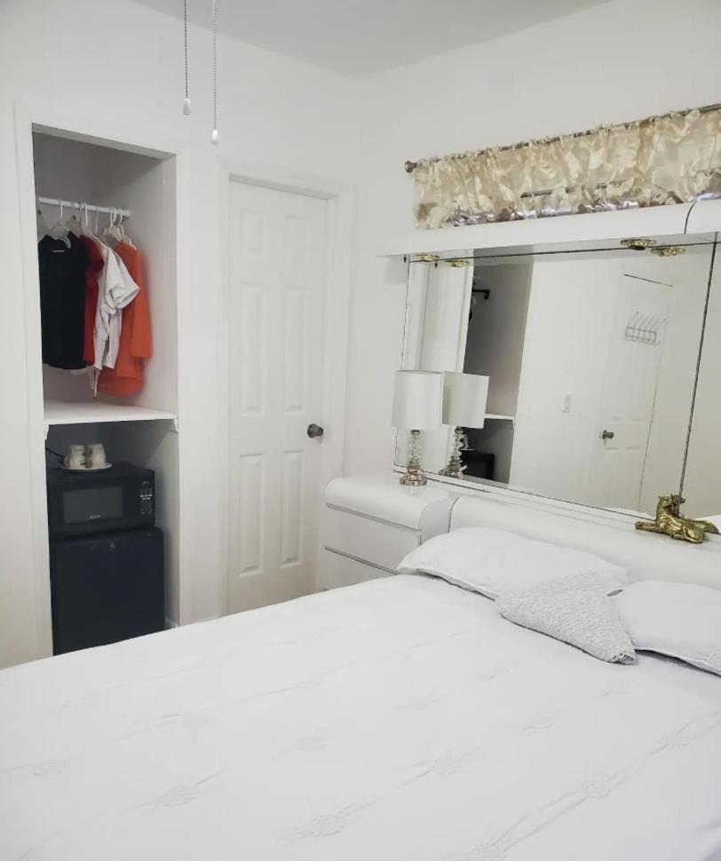 B1 Best Value On Private Bedroom With Private Bathroom In Little Havana, Майами Экстерьер фото